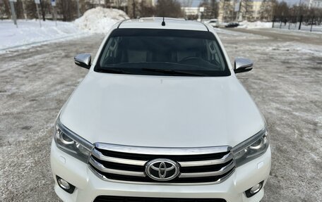 Toyota Hilux VIII, 2016 год, 3 590 000 рублей, 2 фотография