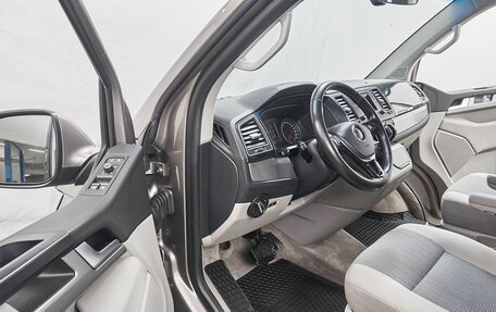 Volkswagen Multivan T6 рестайлинг, 2015 год, 3 688 000 рублей, 16 фотография