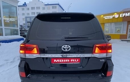 Toyota Land Cruiser 200, 2017 год, 6 450 000 рублей, 5 фотография