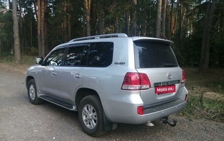 Toyota Land Cruiser 200, 2011 год, 3 600 000 рублей, 2 фотография