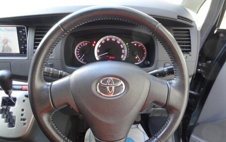 Toyota ISis I, 2010 год, 998 000 рублей, 9 фотография