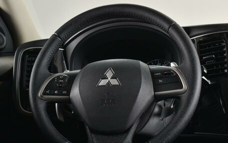 Mitsubishi Outlander III рестайлинг 3, 2012 год, 1 699 000 рублей, 13 фотография