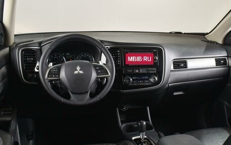 Mitsubishi Outlander III рестайлинг 3, 2012 год, 1 699 000 рублей, 6 фотография