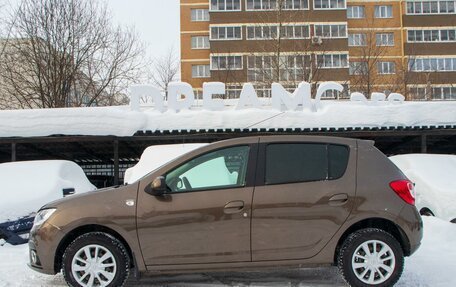 Renault Sandero II рестайлинг, 2018 год, 1 089 000 рублей, 2 фотография