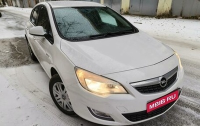 Opel Astra J, 2011 год, 900 000 рублей, 1 фотография