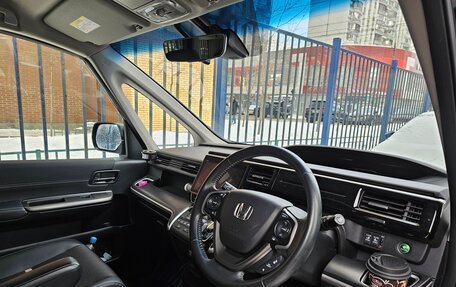 Honda Stepwgn IV, 2019 год, 3 150 000 рублей, 2 фотография