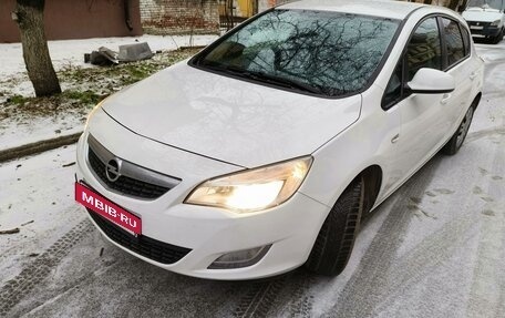 Opel Astra J, 2011 год, 900 000 рублей, 2 фотография