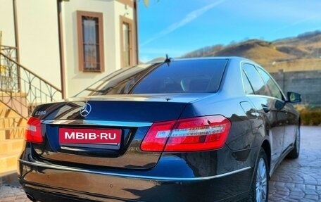 Mercedes-Benz E-Класс, 2010 год, 1 900 000 рублей, 2 фотография