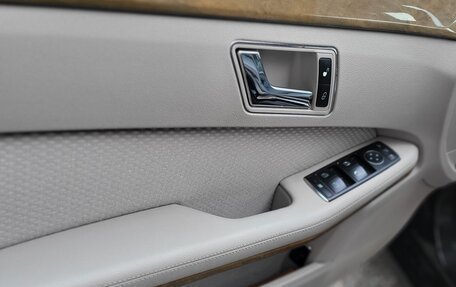 Mercedes-Benz E-Класс, 2010 год, 1 900 000 рублей, 10 фотография