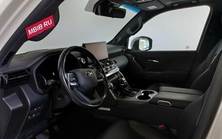 Toyota Land Cruiser, 2021 год, 10 850 000 рублей, 16 фотография