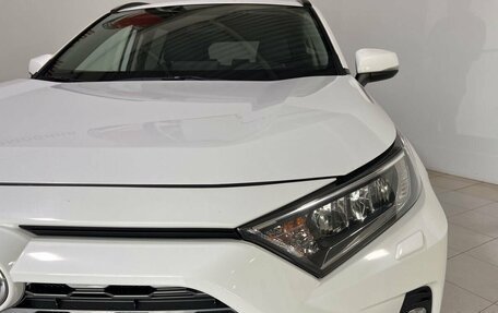 Toyota RAV4, 2020 год, 3 390 000 рублей, 9 фотография
