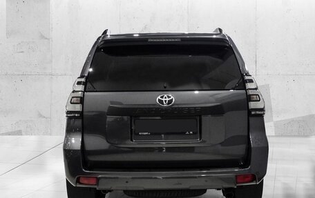 Toyota Land Cruiser Prado 150 рестайлинг 2, 2023 год, 8 900 000 рублей, 2 фотография