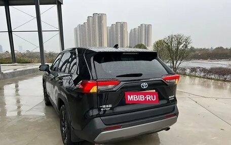 Toyota RAV4, 2021 год, 2 940 000 рублей, 2 фотография