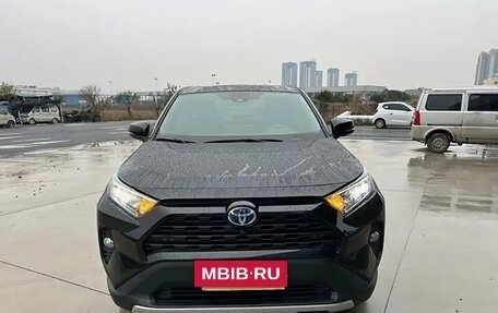 Toyota RAV4, 2021 год, 2 940 000 рублей, 6 фотография