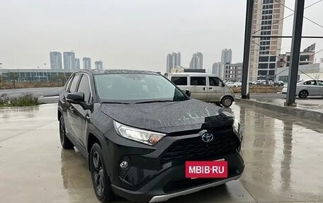 Toyota RAV4, 2021 год, 2 940 000 рублей, 5 фотография