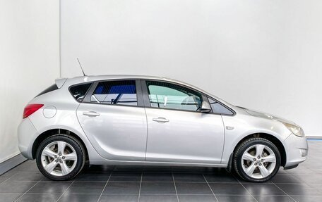 Opel Astra J, 2011 год, 776 000 рублей, 9 фотография