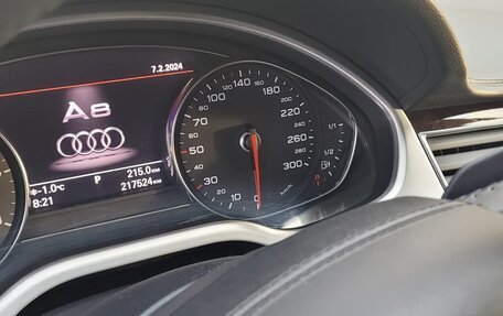 Audi A8, 2010 год, 1 800 000 рублей, 24 фотография