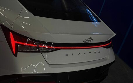 Hyundai Elantra, 2023 год, 2 650 000 рублей, 18 фотография