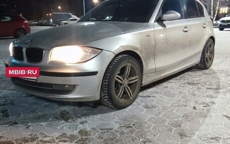 BMW 1 серия, 2009 год, 700 000 рублей, 2 фотография