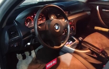 BMW 1 серия, 2009 год, 700 000 рублей, 7 фотография