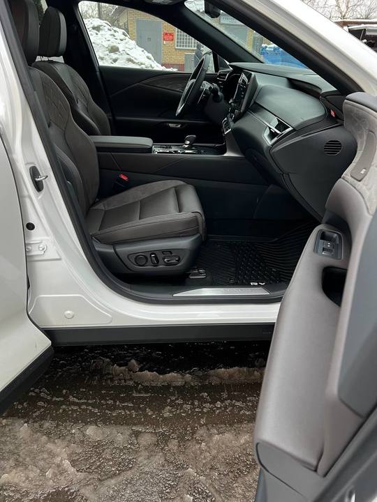 Lexus RX IV рестайлинг, 2023 год, 10 500 000 рублей, 5 фотография