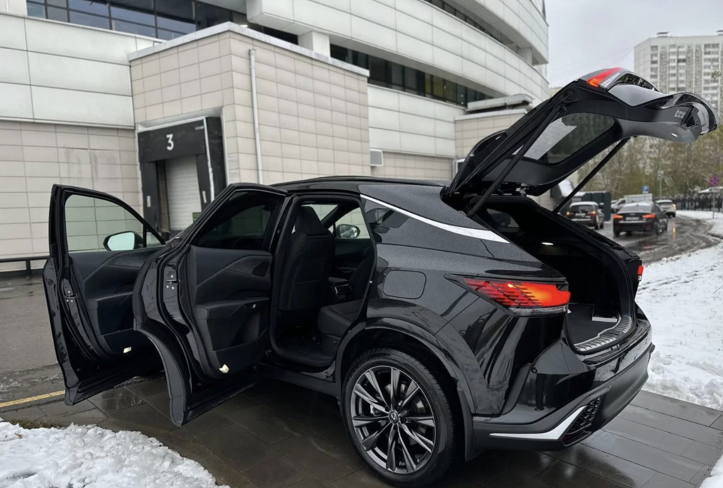 Lexus RX IV рестайлинг, 2023 год, 9 300 000 рублей, 3 фотография