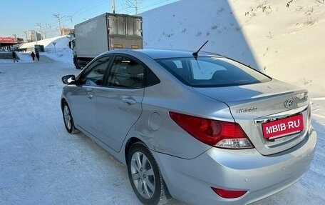 Hyundai Solaris II рестайлинг, 2012 год, 800 000 рублей, 8 фотография