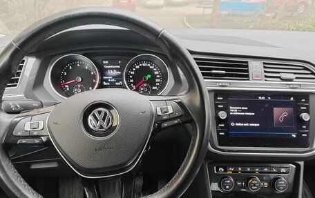 Volkswagen Tiguan II, 2020 год, 2 850 000 рублей, 21 фотография