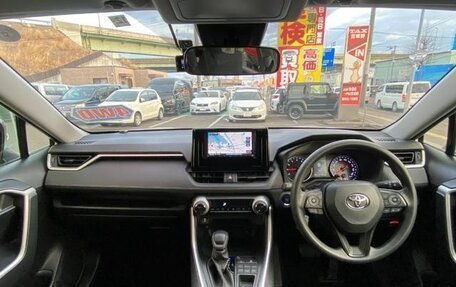 Toyota RAV4, 2019 год, 1 900 000 рублей, 5 фотография