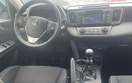 Toyota RAV4, 2015 год, 2 575 000 рублей, 6 фотография