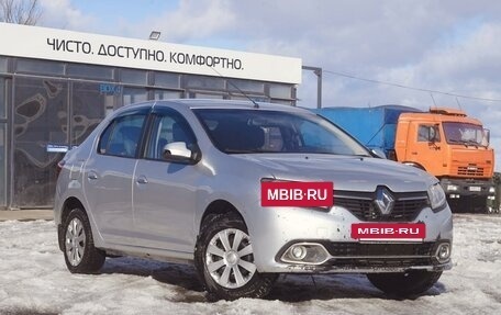 Renault Logan II, 2015 год, 645 000 рублей, 4 фотография