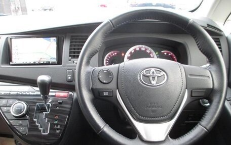 Toyota ISis I, 2012 год, 865 000 рублей, 24 фотография