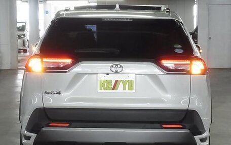 Toyota RAV4, 2020 год, 2 510 000 рублей, 4 фотография