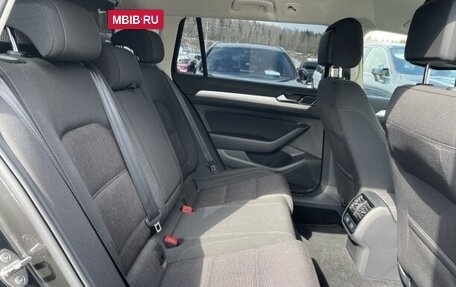 Volkswagen Passat B8 рестайлинг, 2019 год, 1 799 745 рублей, 9 фотография