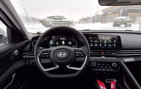 Hyundai Elantra, 2023 год, 2 415 000 рублей, 7 фотография