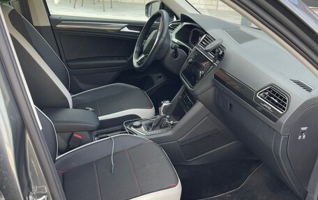 Volkswagen Tiguan II, 2022 год, 3 999 000 рублей, 7 фотография