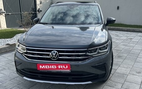 Volkswagen Tiguan II, 2022 год, 3 999 000 рублей, 11 фотография