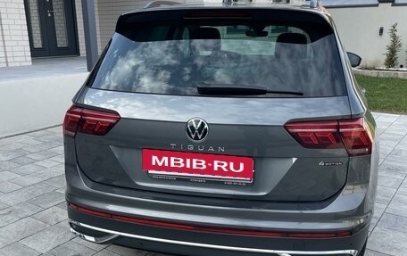 Volkswagen Tiguan II, 2022 год, 3 999 000 рублей, 6 фотография