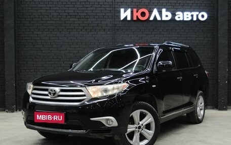 Toyota Highlander III, 2013 год, 2 400 000 рублей, 1 фотография