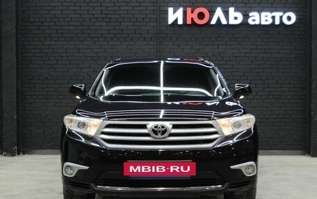 Toyota Highlander III, 2013 год, 2 400 000 рублей, 2 фотография