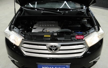 Toyota Highlander III, 2013 год, 2 400 000 рублей, 3 фотография