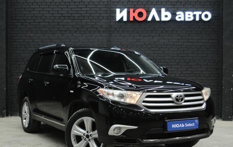 Toyota Highlander III, 2013 год, 2 400 000 рублей, 4 фотография