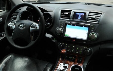 Toyota Highlander III, 2013 год, 2 400 000 рублей, 15 фотография