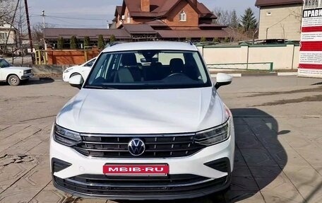 Volkswagen Tiguan II, 2021 год, 3 500 000 рублей, 2 фотография