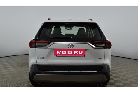 Toyota RAV4, 2023 год, 5 390 000 рублей, 6 фотография
