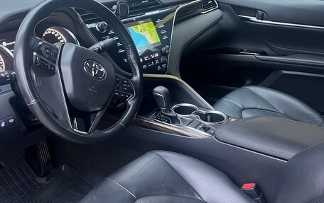 Toyota Camry, 2018 год, 3 300 000 рублей, 6 фотография
