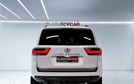 Toyota Land Cruiser, 2022 год, 11 700 000 рублей, 9 фотография