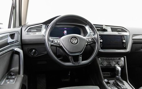 Volkswagen Tiguan II, 2018 год, 3 448 000 рублей, 20 фотография