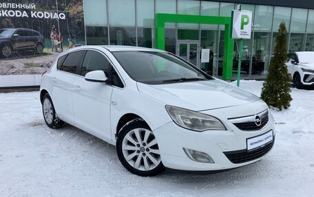 Opel Astra J, 2011 год, 620 000 рублей, 3 фотография