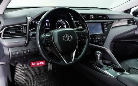 Toyota Camry, 2020 год, 2 679 000 рублей, 10 фотография